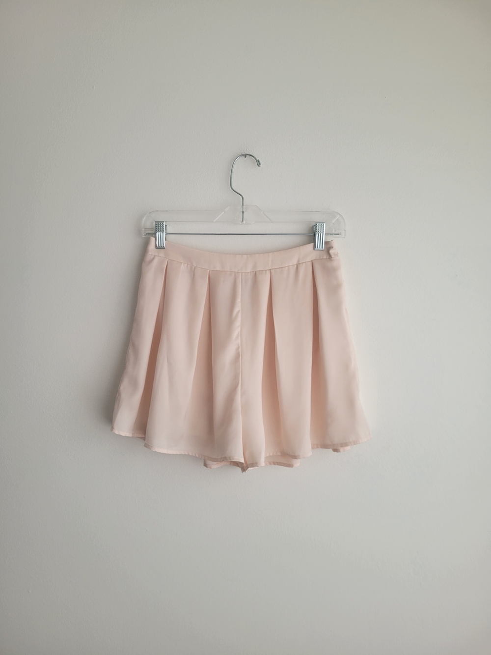 NWT Mable by Anthropologie Cream Satin Pleated Flowy High Waist Shorts